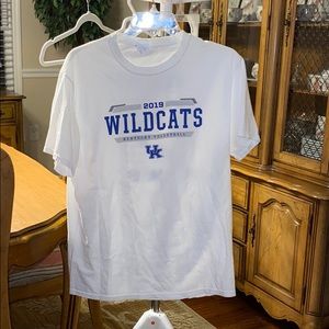 🍒university of Kentucky volleyball t-shirt colleg